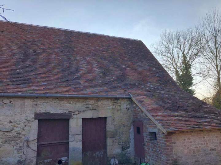 Ancienne construction avec vieilles tuiles à rénover Argentan