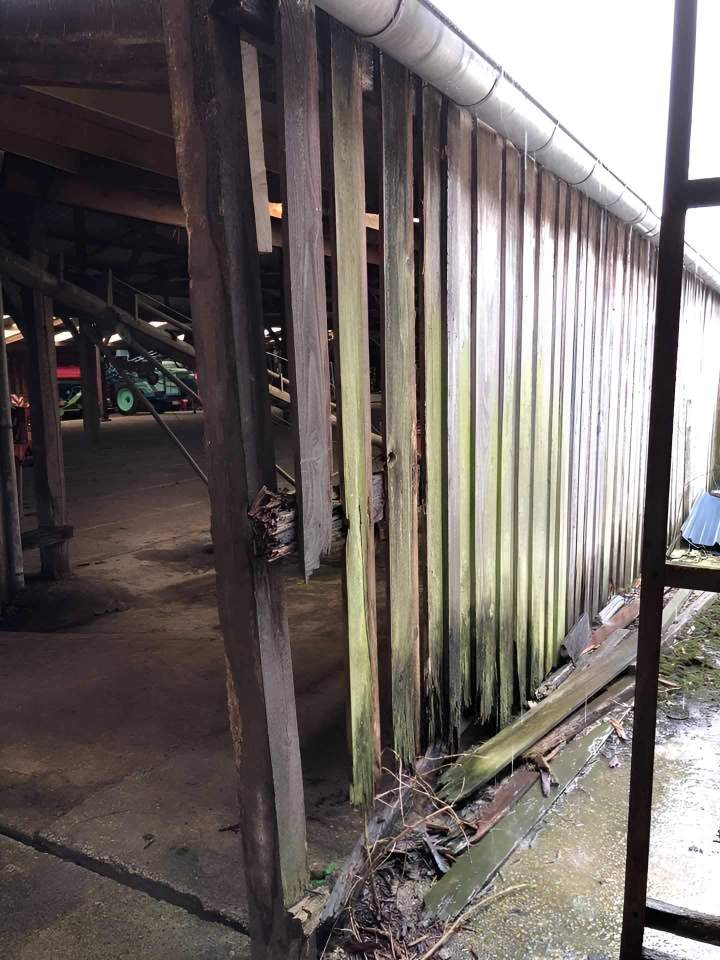 Vieilles planches en bois structure agricole Argentan