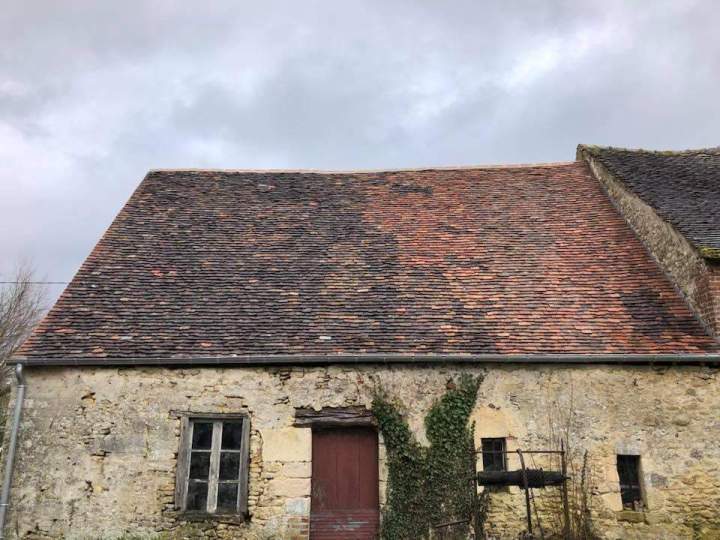 Vieille maison avec toiture à démousser Argentan