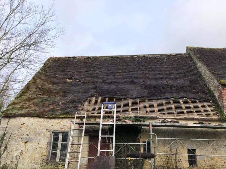 Rénovation de toiture sur maison ancienne en pierre Argentan